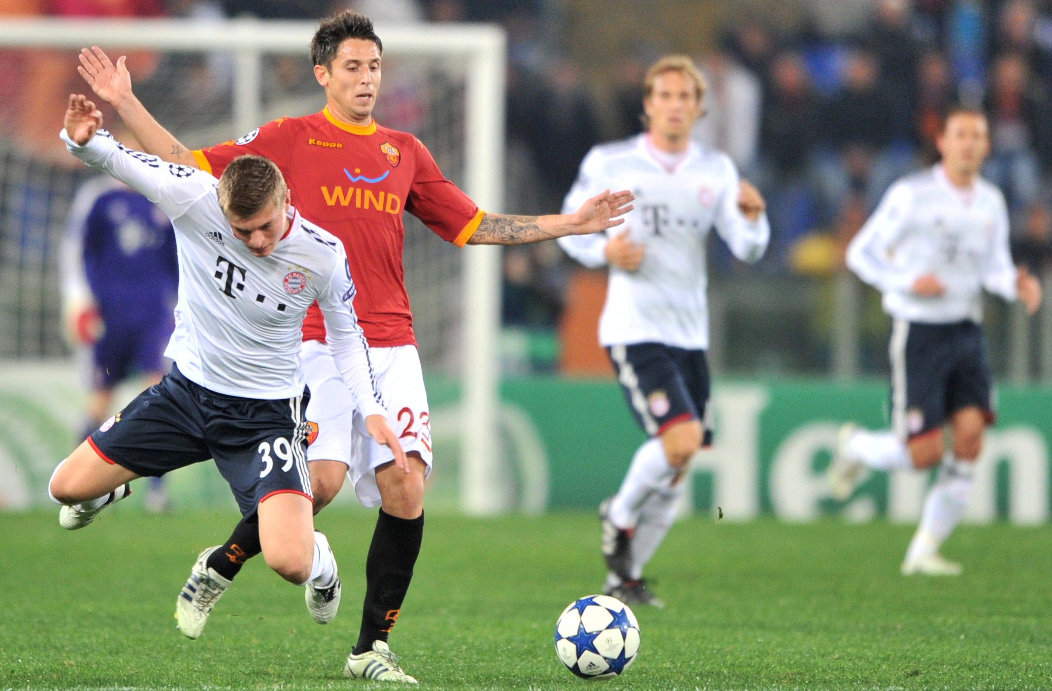 Bastian Schweinsteiger - Alman futbolunun efsanesi ve Bavaria Bastian Schweinsteiger - Alman futbolunun efsanesi ve Bavaria