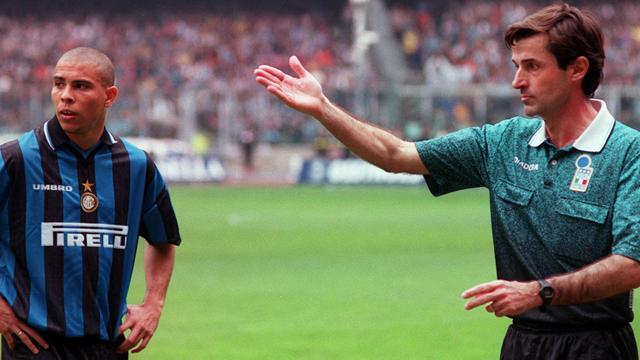 Ceccarini torna sullo scontro Iuliano-Ronaldo: "Non avrei dato il rigore neanche con la VAR"