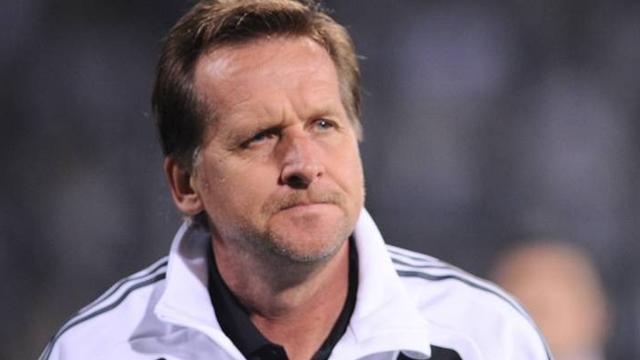Schuster no puede con la presión y dimite