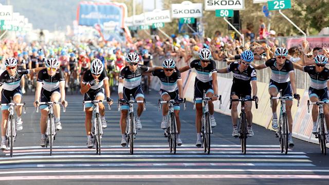 L'hommage du peloton