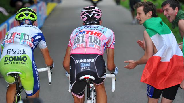 Contador recuerda uno de sus días más duros: Subir el Zoncolan al límite en el Giro 2011 Contador recuerda uno de sus días más duros: Subir el Zoncolan al límite en el Giro 2011