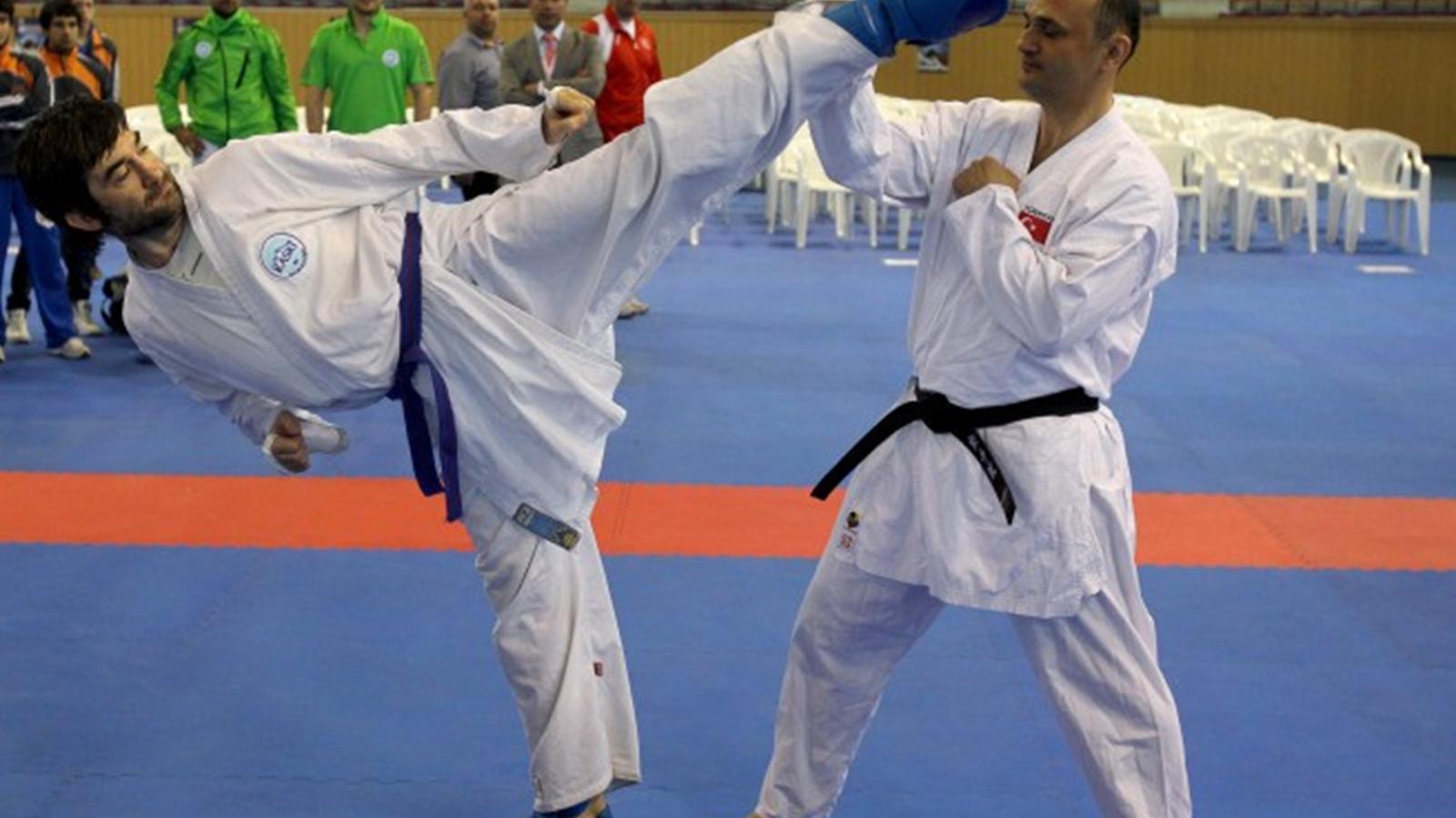 Erkek sporu karateyi kadın sporcular anlattı Erkek sporu karateyi kadın sporcular anlattı