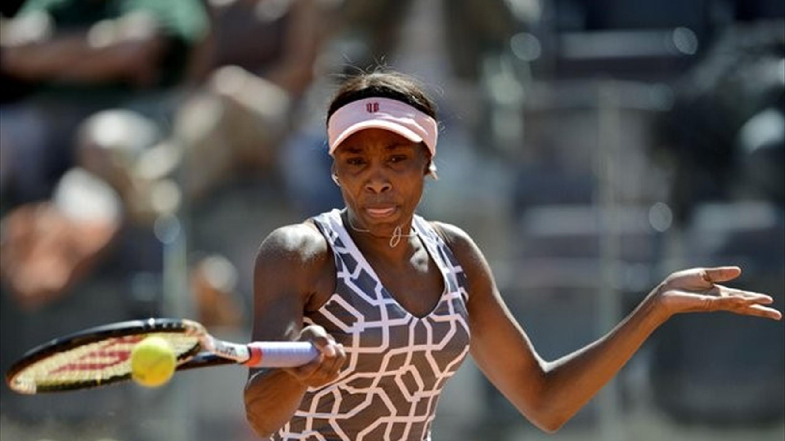 Williams sisters through - Eurosport