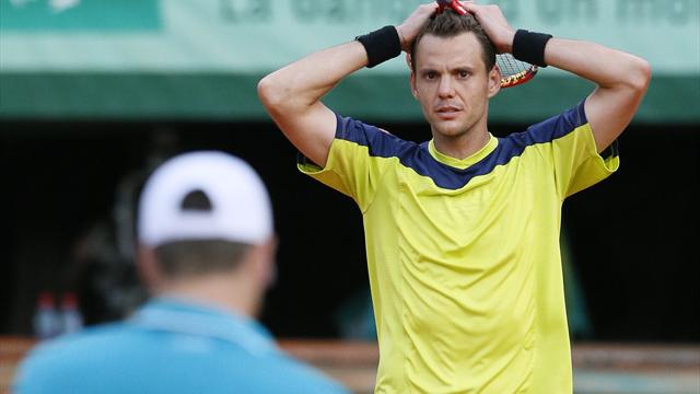 Mathieu gagne le Mahut-Isner de la terre