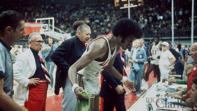 La guerre froide explose sur le parquet