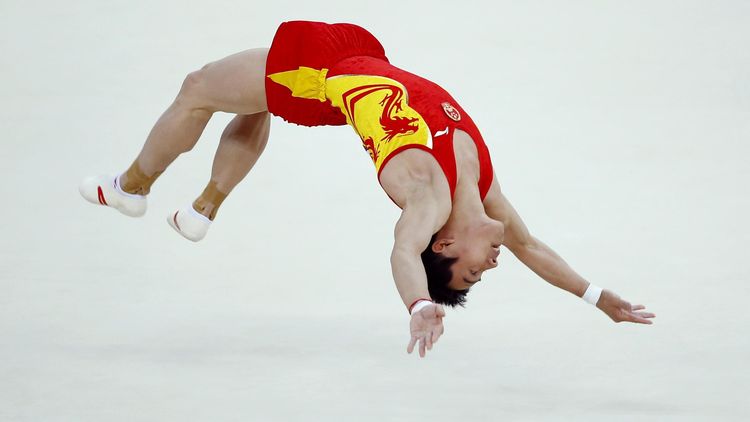 Zou Tumbles To Floor Gold Olympic Games 2012 Gymnastics