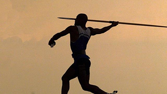 Official killed by javelin - Athletics - Eurosport Asia