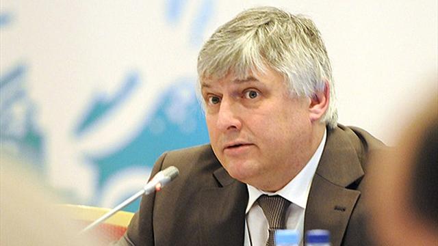 Le secrétaire général/CEO de la FISU examine le programme de marketing de Kazan 2013