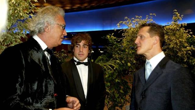 ¿Schumacher o Alonso? Briatore se moja... A medias
