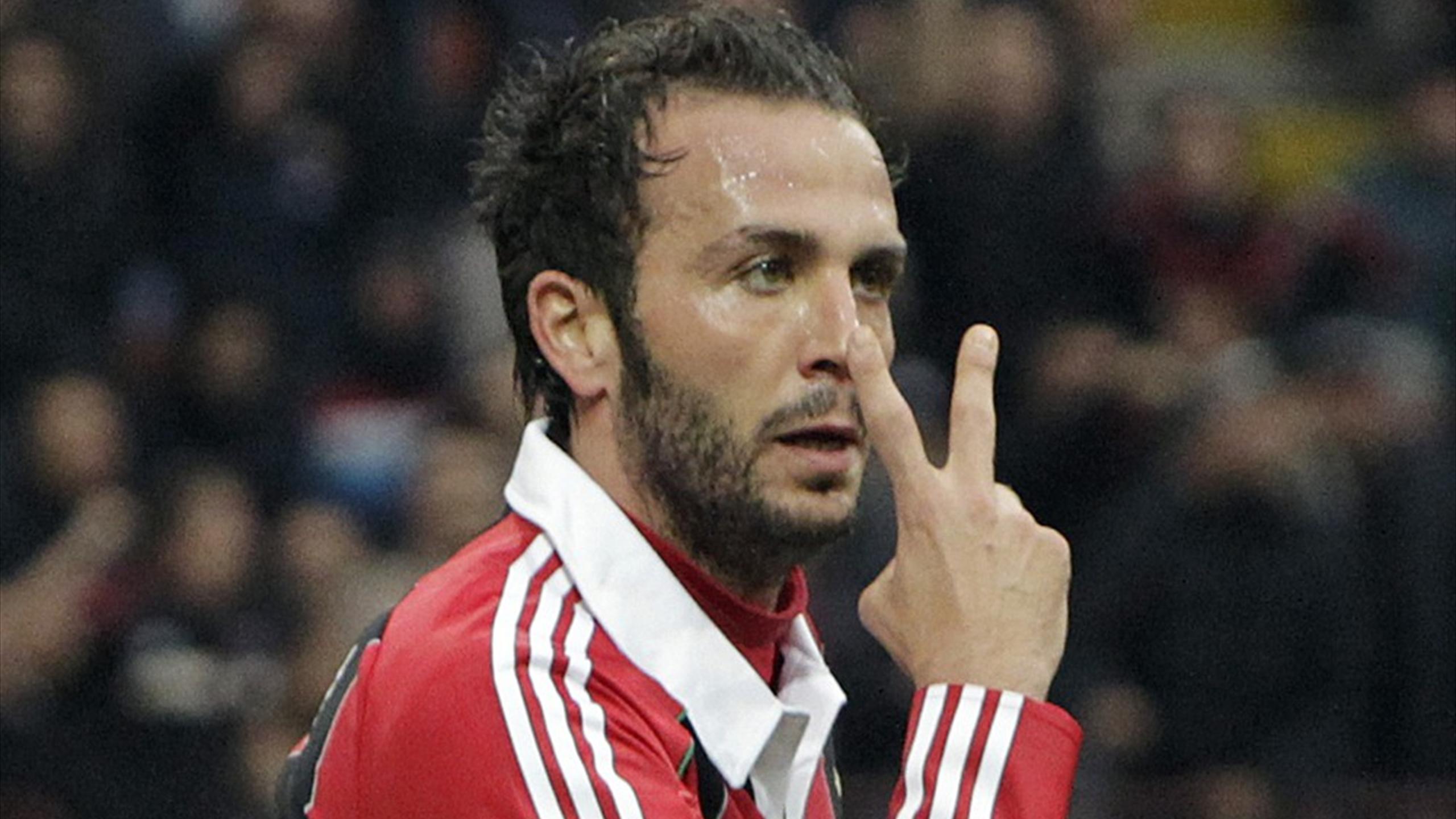 Milan see off Reggina to reach Coppa quarters Eurosport