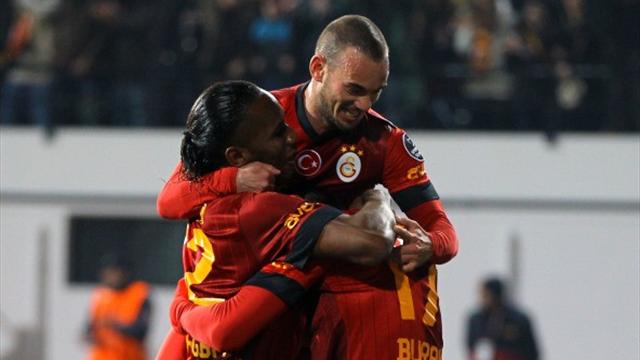 Drogba debuta con gol desde el banquillo