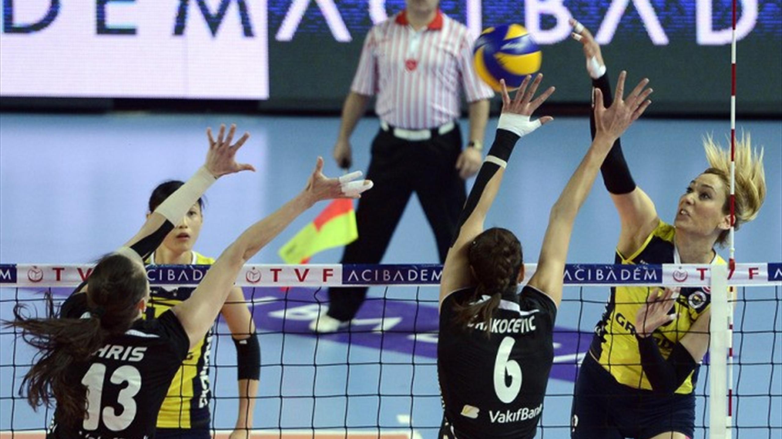 Kadınlar Voleybol Ligi Vakıfbank Fenerbahçe'yi geçti Eurosport
