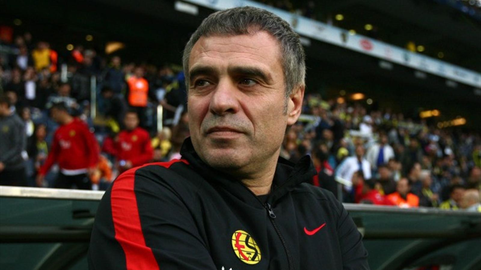Ersun Yanal kimdir Ersun Yanal kimdir