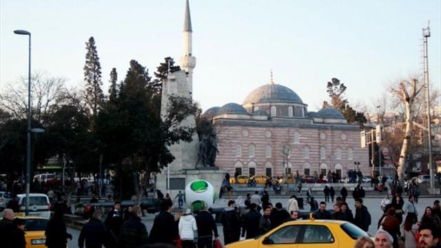 Cafusa Beşiktaş Meydanı'nda