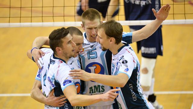 Tours garde son titre de champion