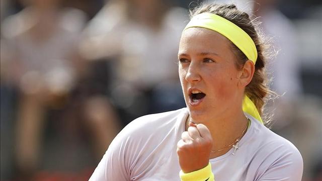 Azarenka zorlanmadan finalde