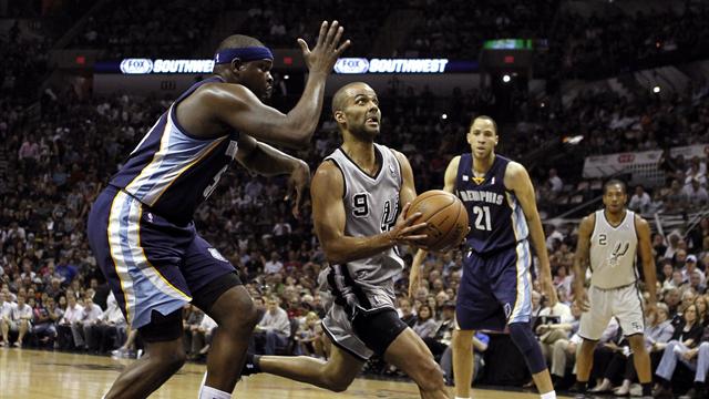 Un Parker record guide les Spurs