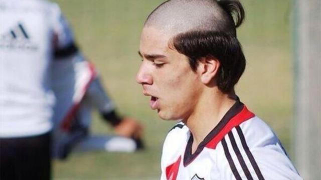 La pire coupe de cheveux de l'histoire du foot, la voilà... - Football