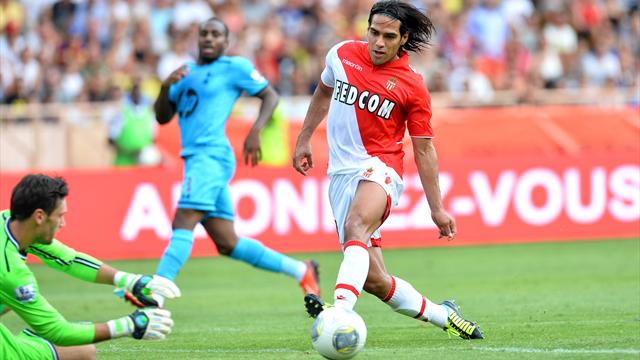 ASM: Les stars assurent devant, moins derrière