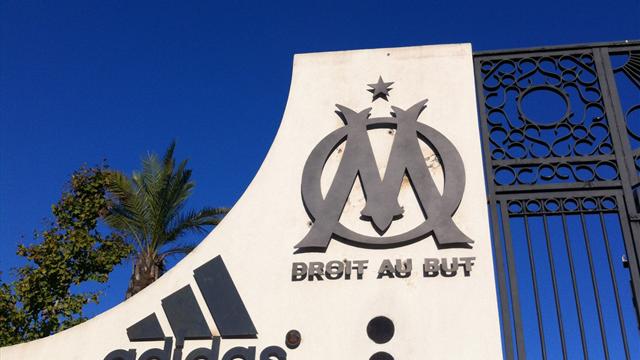 Tags "Garcia démission", sécurité, grilles fermées : climat de tension à l'OM