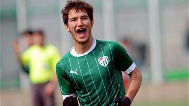 İlk transfer çalımı Galatasaray'a