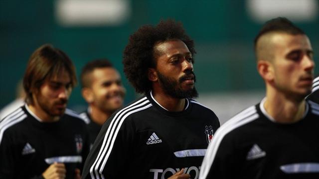 SON DAKİKA! Fernandes resmen yolcu!