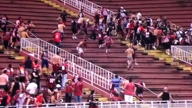 Batalla campal en las gradas del Arena Joinville de Brasil