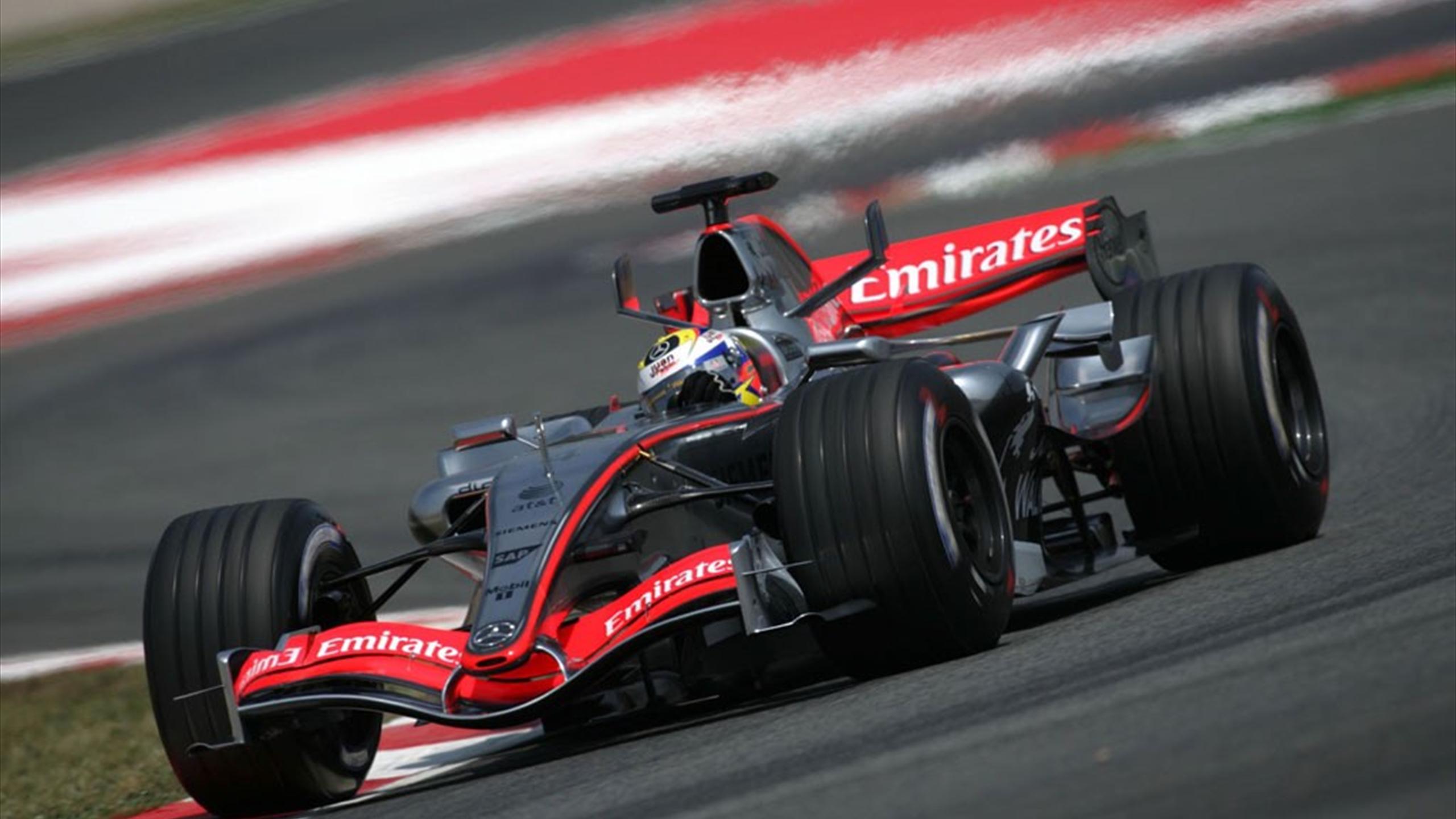 Пилот формулы 1. Болид бмв формула 1. F1 motorsport. Формула 1 макларен 2014. Скорость болидов ф1.