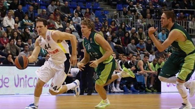 Fenerbahçe son çeyrekte yıkıldı
