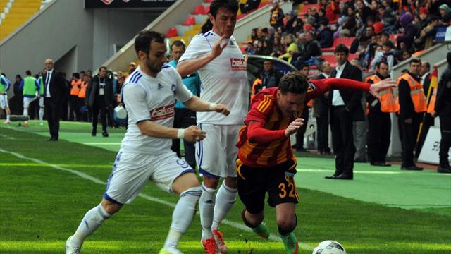 Ateş hattı karıştı