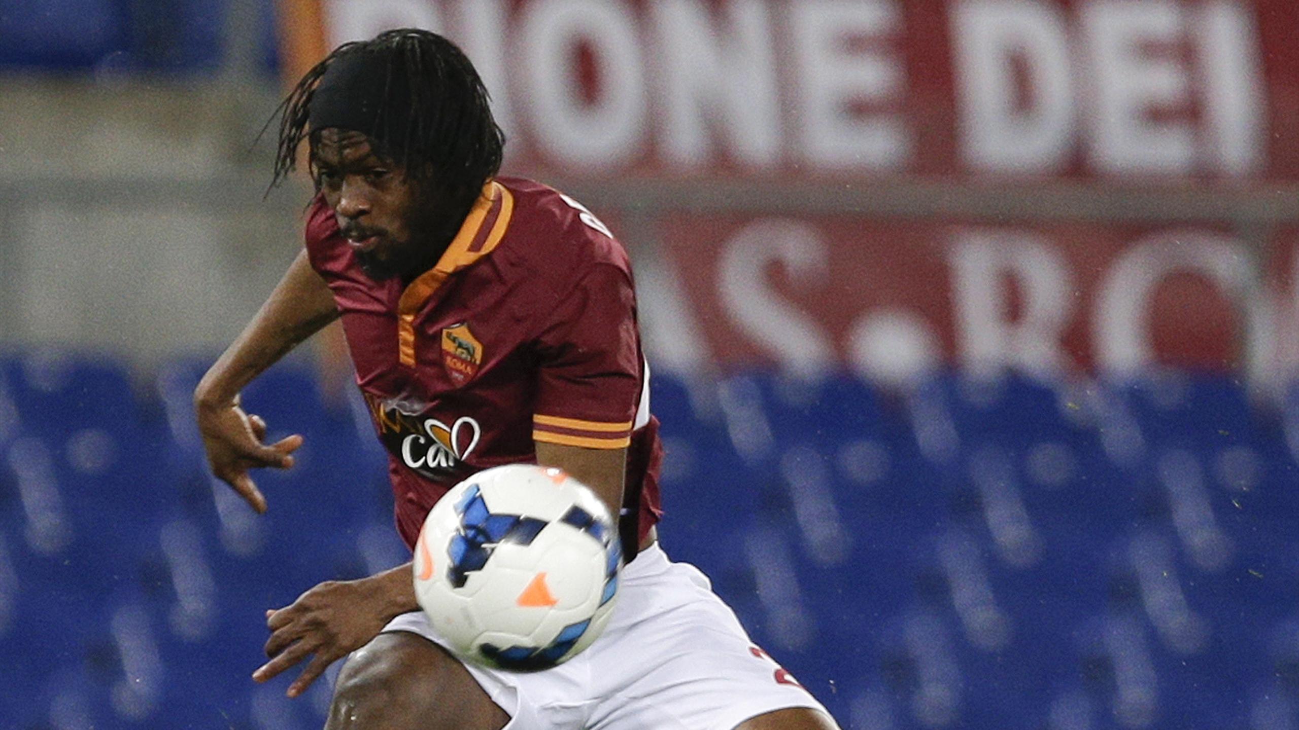 Feyenoord fans ‘throw giant inflatable banana at Gervinho’ Eurosport