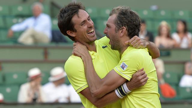 30 ans après Noah-Leconte, Benneteau et Roger-Vasselin s'imposent en double