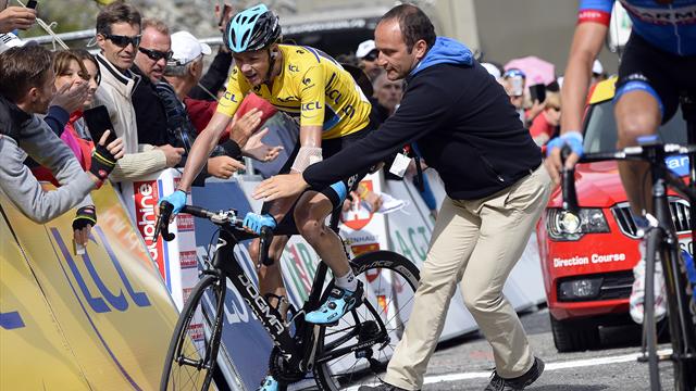 Froome perd le maillot mais retrouve son équipe