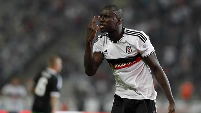 Demba Ba hocasına resti çekti!