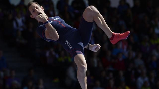 Là-haut, Lavillenie est toujours seul dans son monde