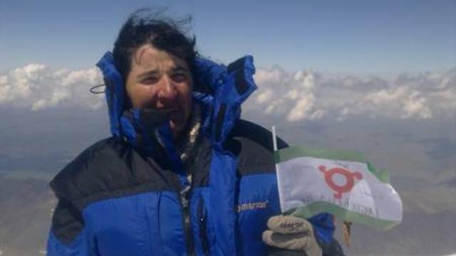 Поиски пропавшей на Эльбрусе альпинистки прерваны из-за снегопада