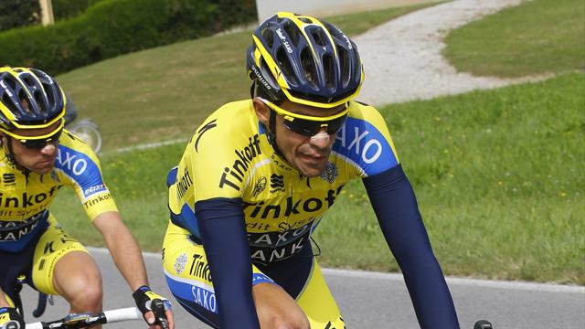 Victime d'une chute, Contador souffre à nouveau du genou
