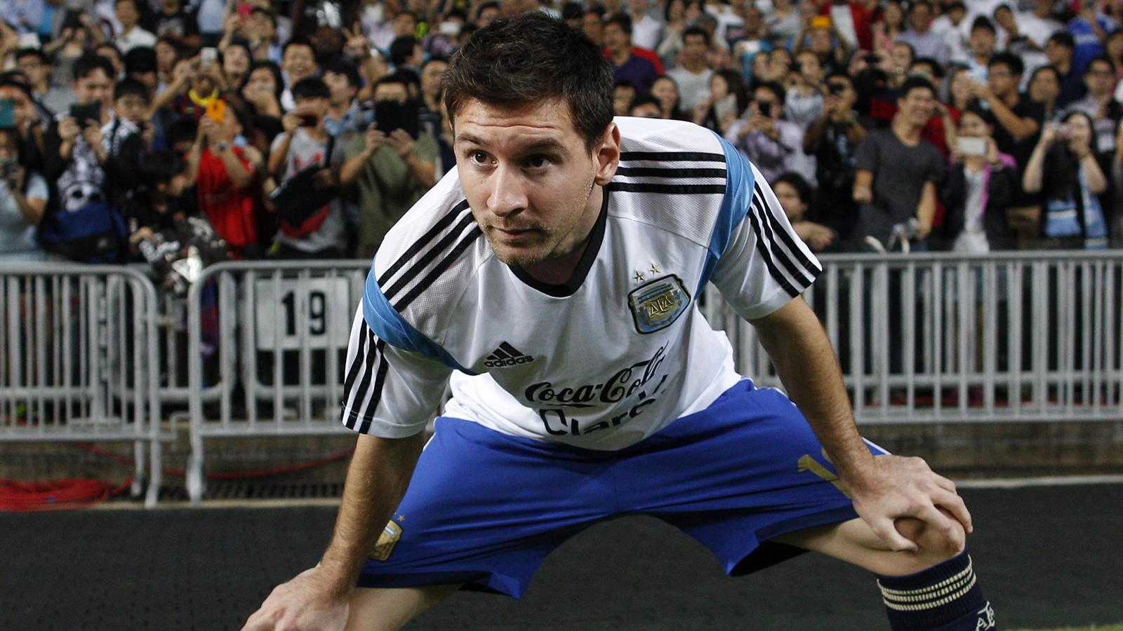Arsenal failed with bid for 15-year-old Messi - Premier League 2014