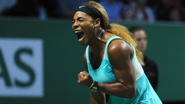 Proche de la sortie, Serena Williams s'en sort encore et retrouve Halep en finale