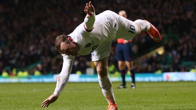 Rooney fait deux pas de plus vers le record de Charlton