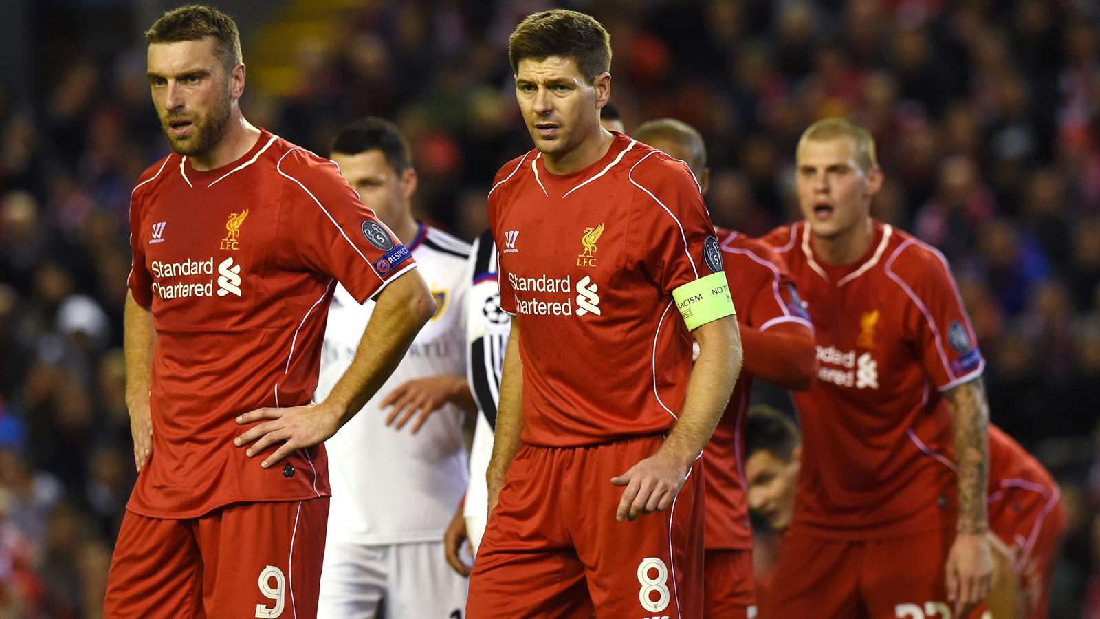 Rickie Lambert et Steven Gerrard (Liverpool) face au FC Bale