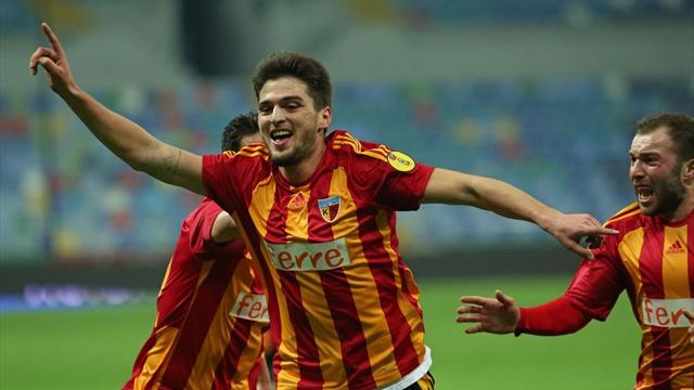 Süleyman Hurma, Trabzon'daki ilk bombalarını patlattı