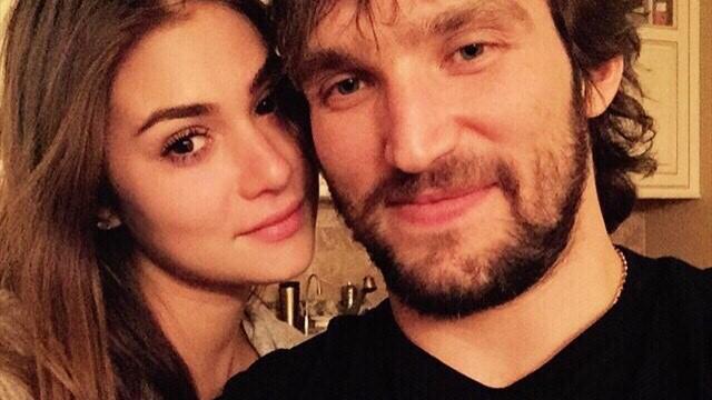 Жена Овечкина раскритиковала российских болельщиков после поражения от Финляндии