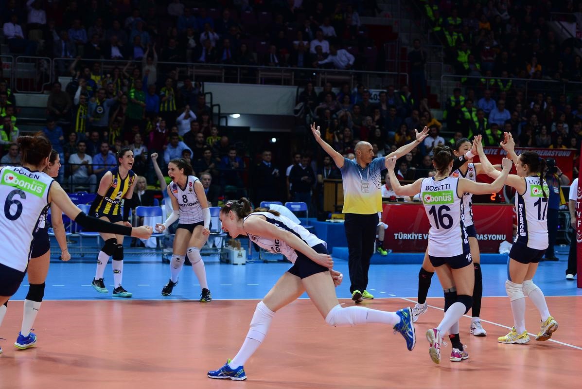 VakıfBank: 2 - Fenerbahçe Grundig: 3