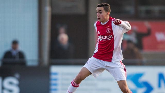 Malore in campo per Abdelhak Nouri dell'Ajax: è fuori pericolo