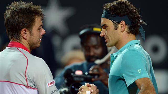 Federer donne la leçon à Wawrinka avant de retrouver Djokovic