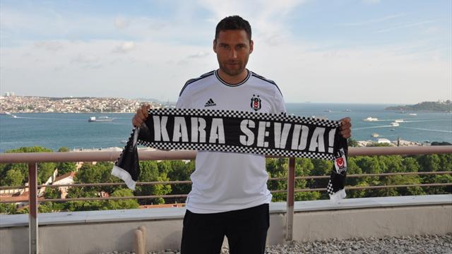 Beşiktaş ilk imzayı attırdı