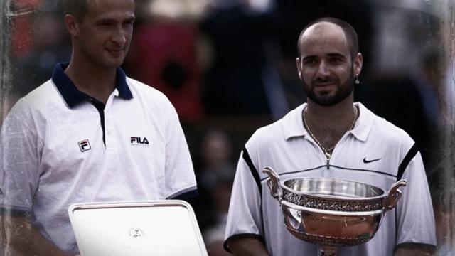 Le conte d'Henri : En 1999, une finale entre deux hommes en pleine résurrection, Agassi et Medvedev Le conte d'Henri : En 1999, une finale entre deux hommes en pleine résurrection, Agassi et Medvedev