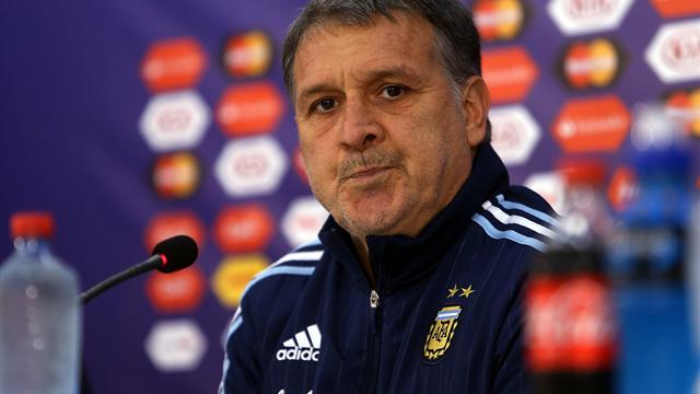 El 'Tata' Martino dimite como seleccionador de Argentina por problemas con los clubes