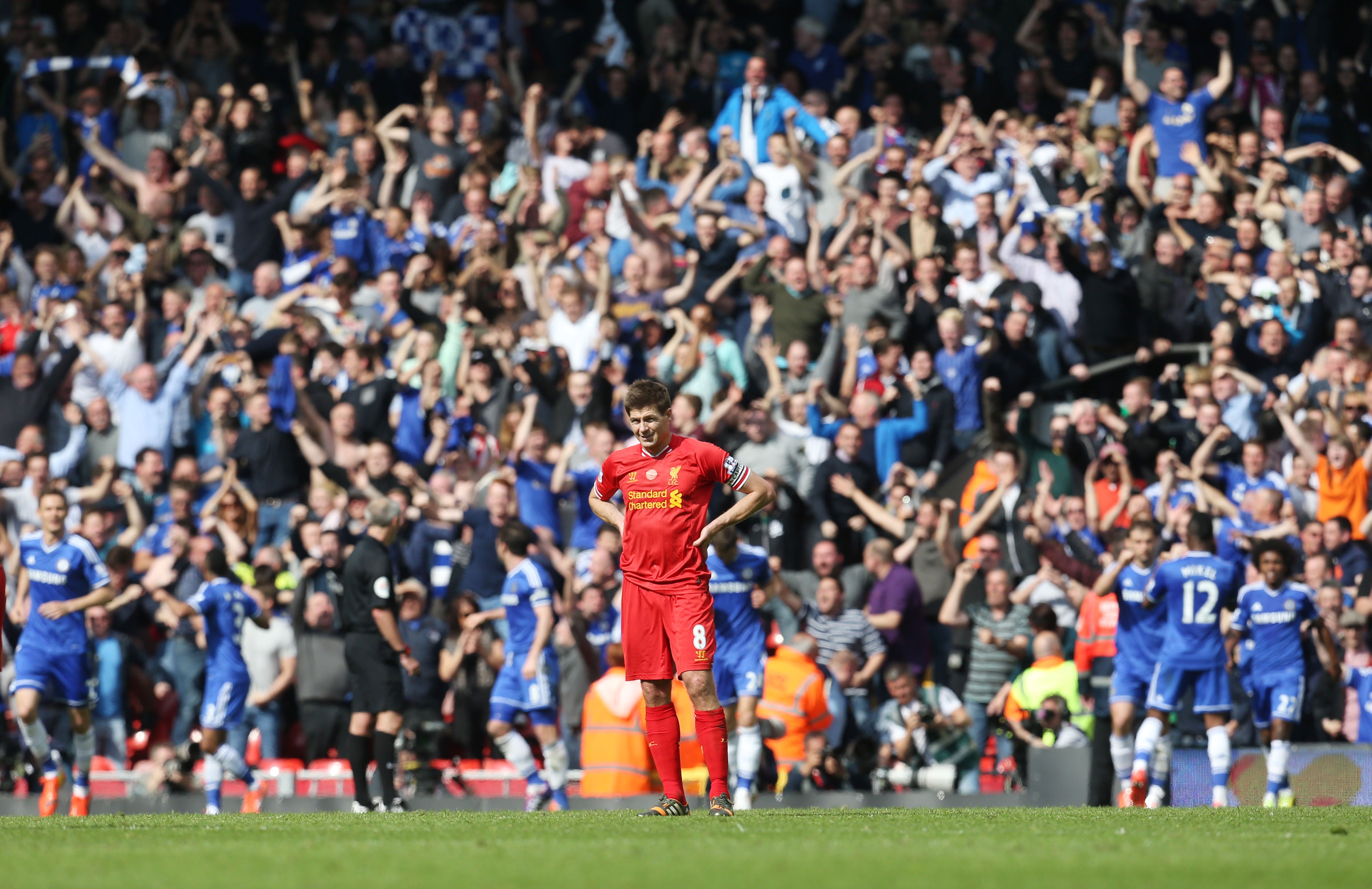 Steven Gerrard, legendarul căpitan al lui Liverpool, împlinește astăzi 40 de ani.